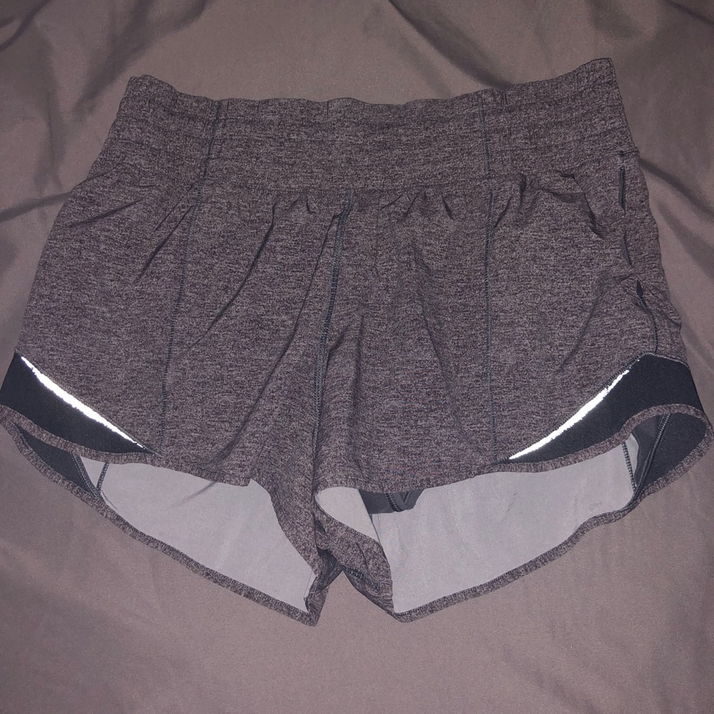 LULULEMON HOTTY HOT 2.5” HIGHRISE GREY